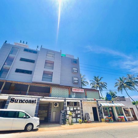 Suncoast Beach Hotel Mirissa Buitenkant foto