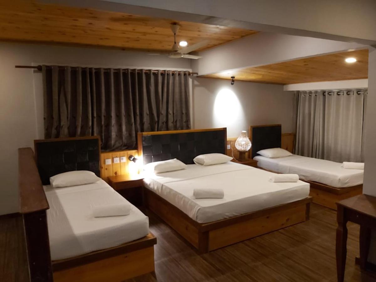 Suncoast Beach Hotel Mirissa Buitenkant foto